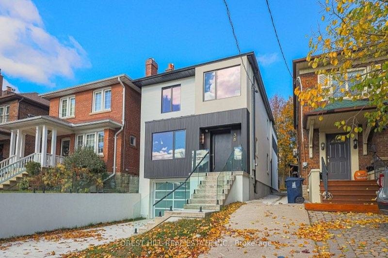 38 Burnaby Blvd